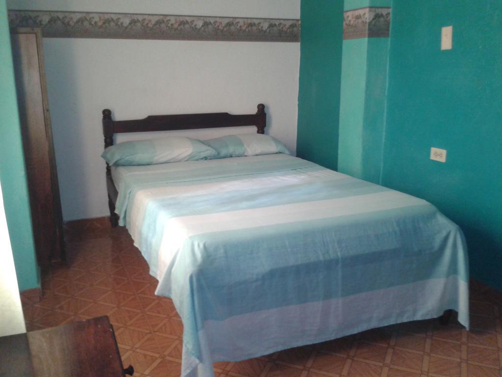 Hospederia Casa Familiar Hotel Santa Marta  Bilik gambar