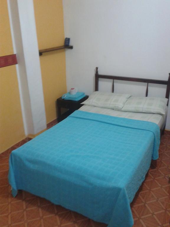 Hospederia Casa Familiar Hotel Santa Marta  Bilik gambar
