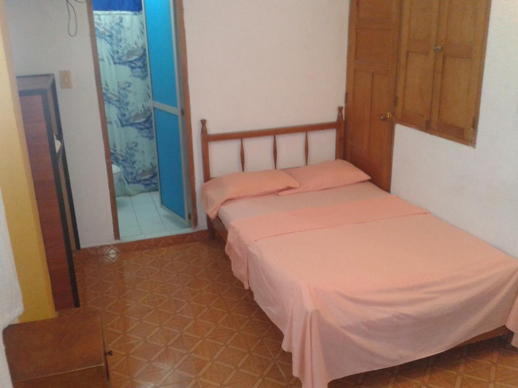 Hospederia Casa Familiar Hotel Santa Marta  Bilik gambar